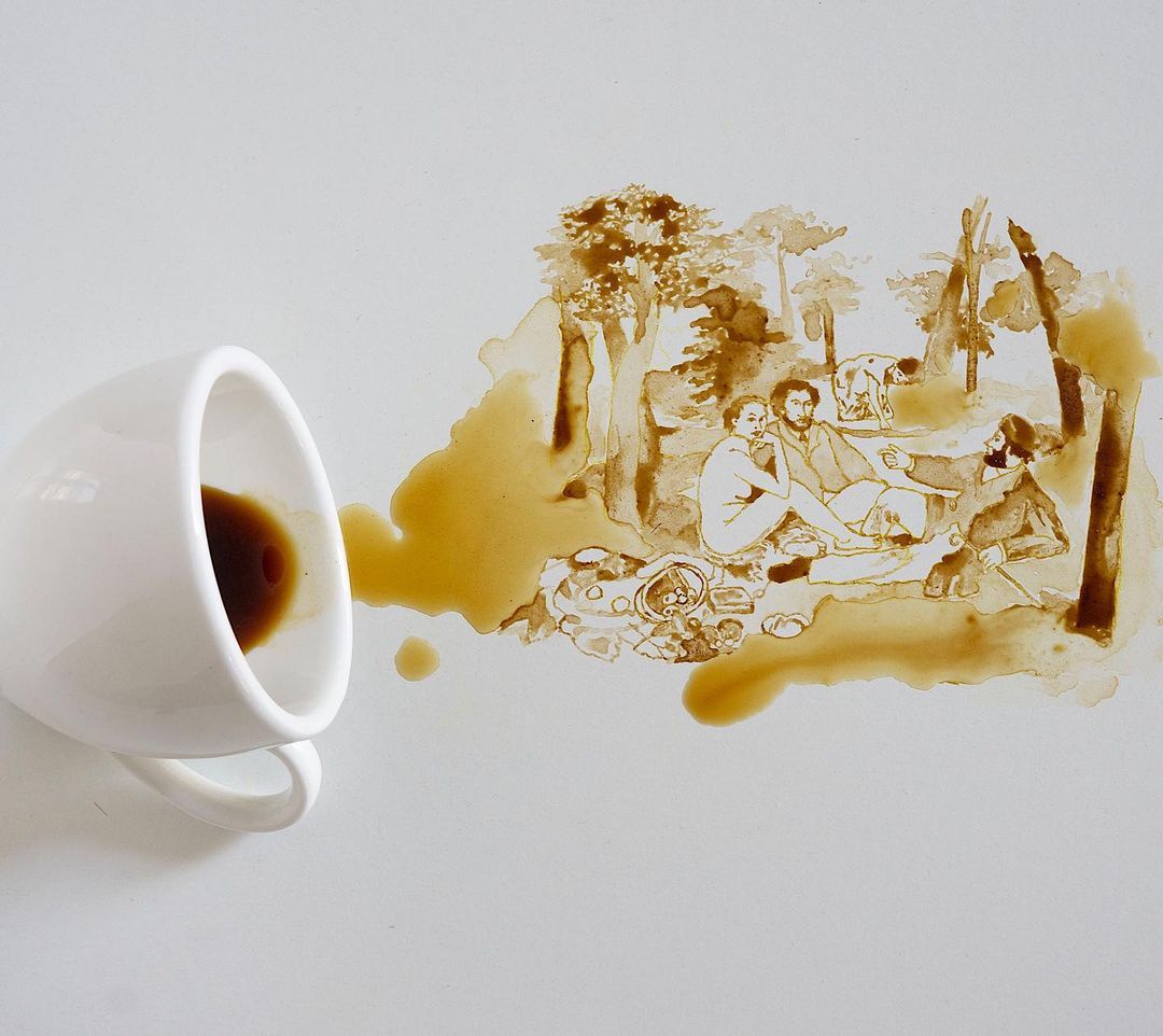 Innovative coffee art depicting people relaxing in a pastoral setting